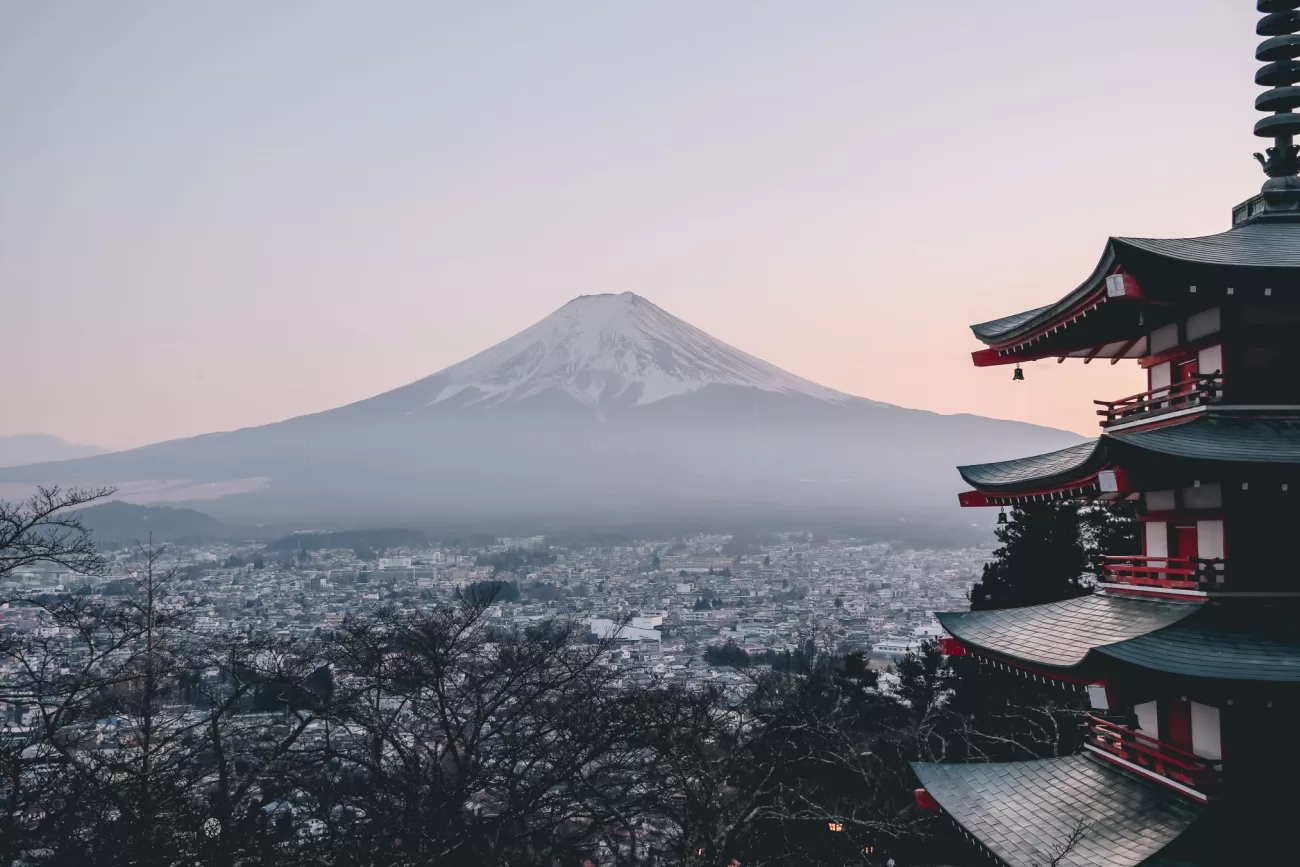 travelling-from-south-africa-to-japan-1300x867.webp